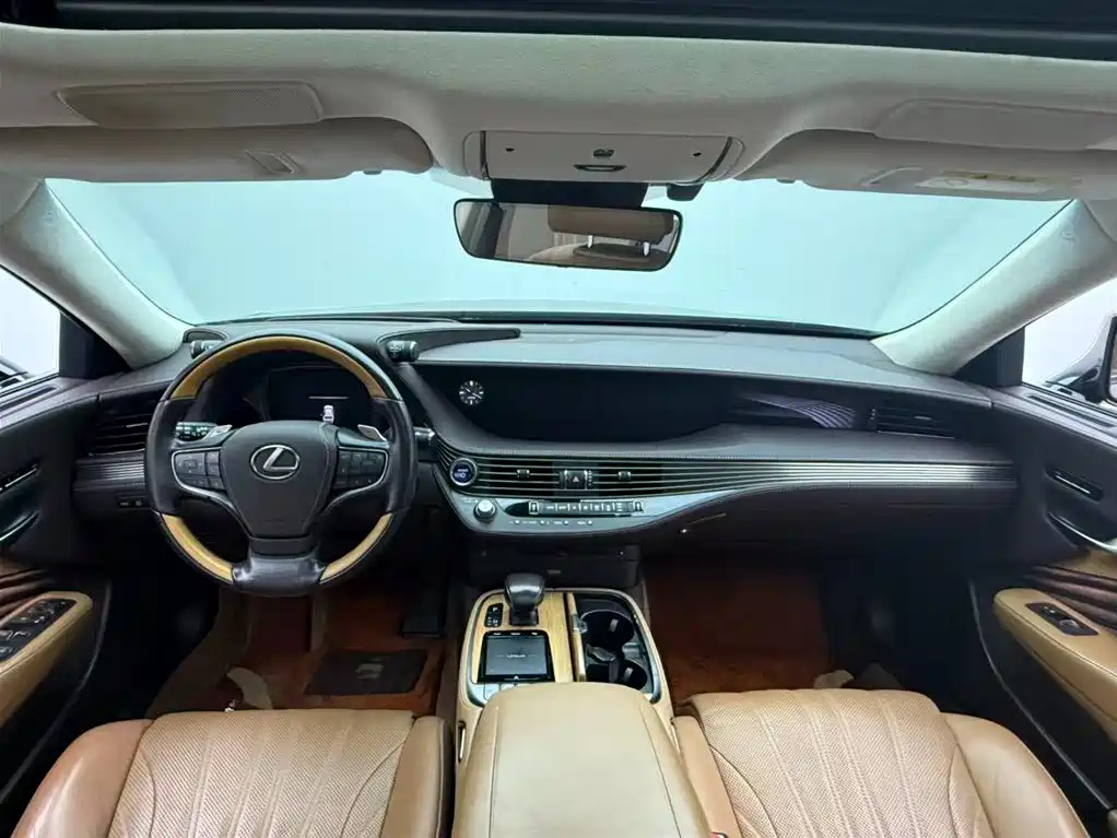 Lexus LS 2018 500h Luxury Edition China V фото 4