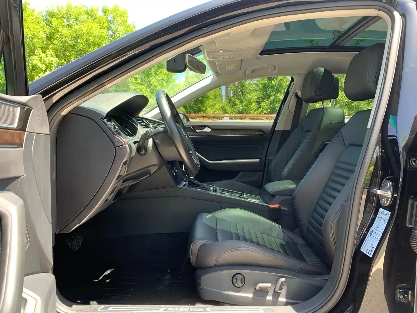 Volkswagen Magotan 2018 Facelift 330TSI DSG Luxury фото 4