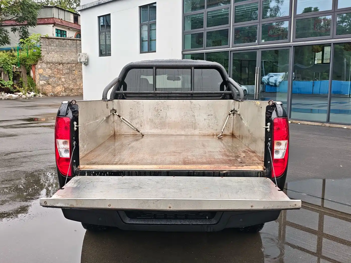 Jiangling Yuhu 7 2025 2023 Model 2.0T Manual Diesel 4WD Comfort Long Wheelbase Flatbed Cargo Box