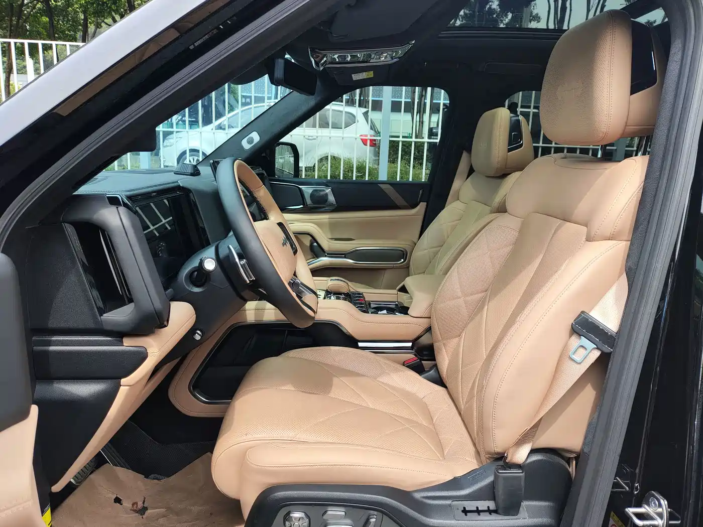 Fang Cheng Bao Leopard 8 2025 2025 Zhiyong Flagship 7-Seater