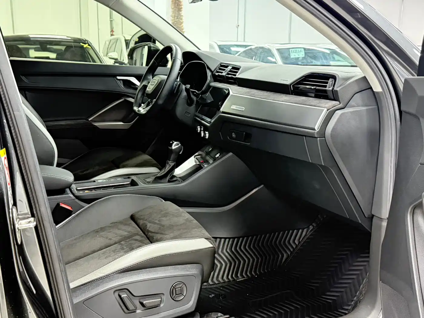 Audi Q3 2022 35 TFSI Fashion Dynamic фото 18