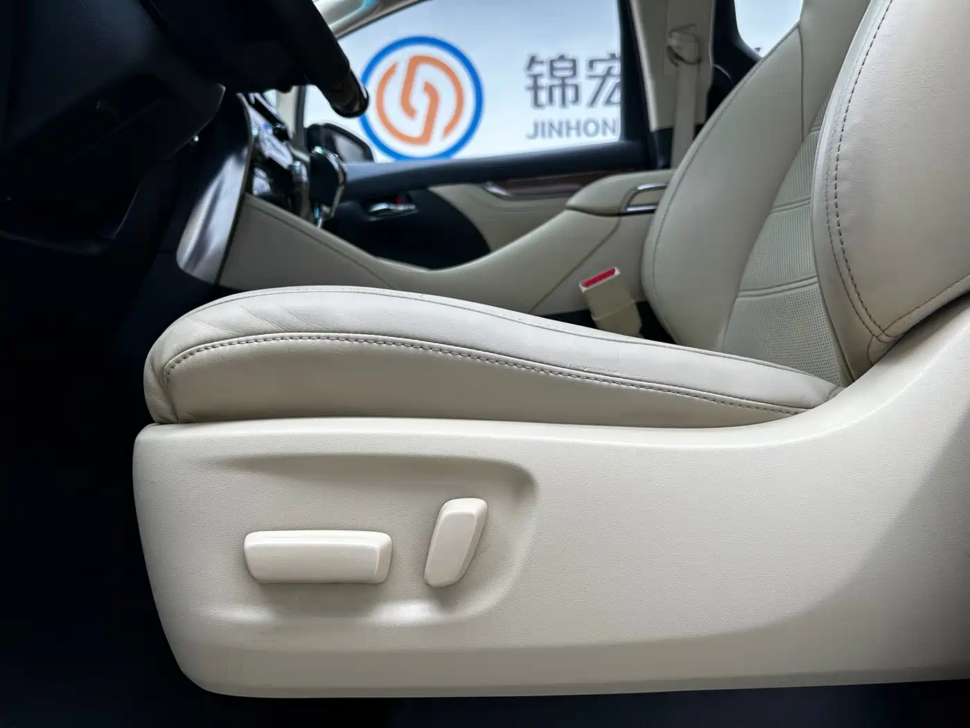 Toyota Alphard 2015 3.5L Premium Edition фото 6