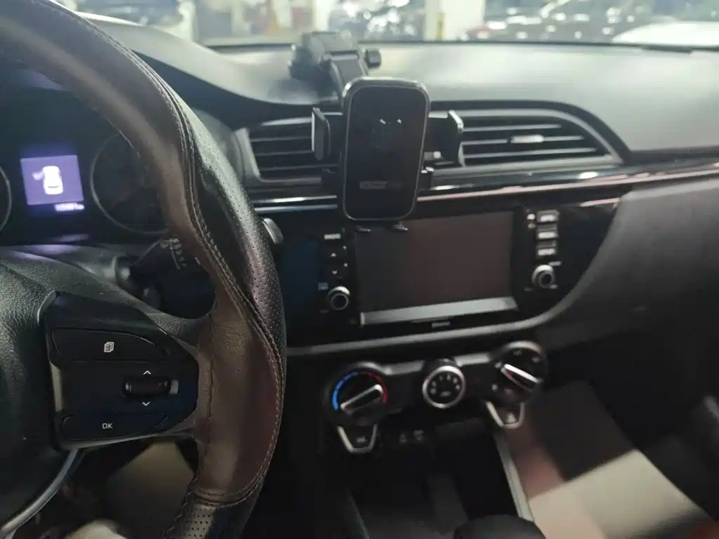 Kia KX CROSS 2018 2017 1.4L AT GLS