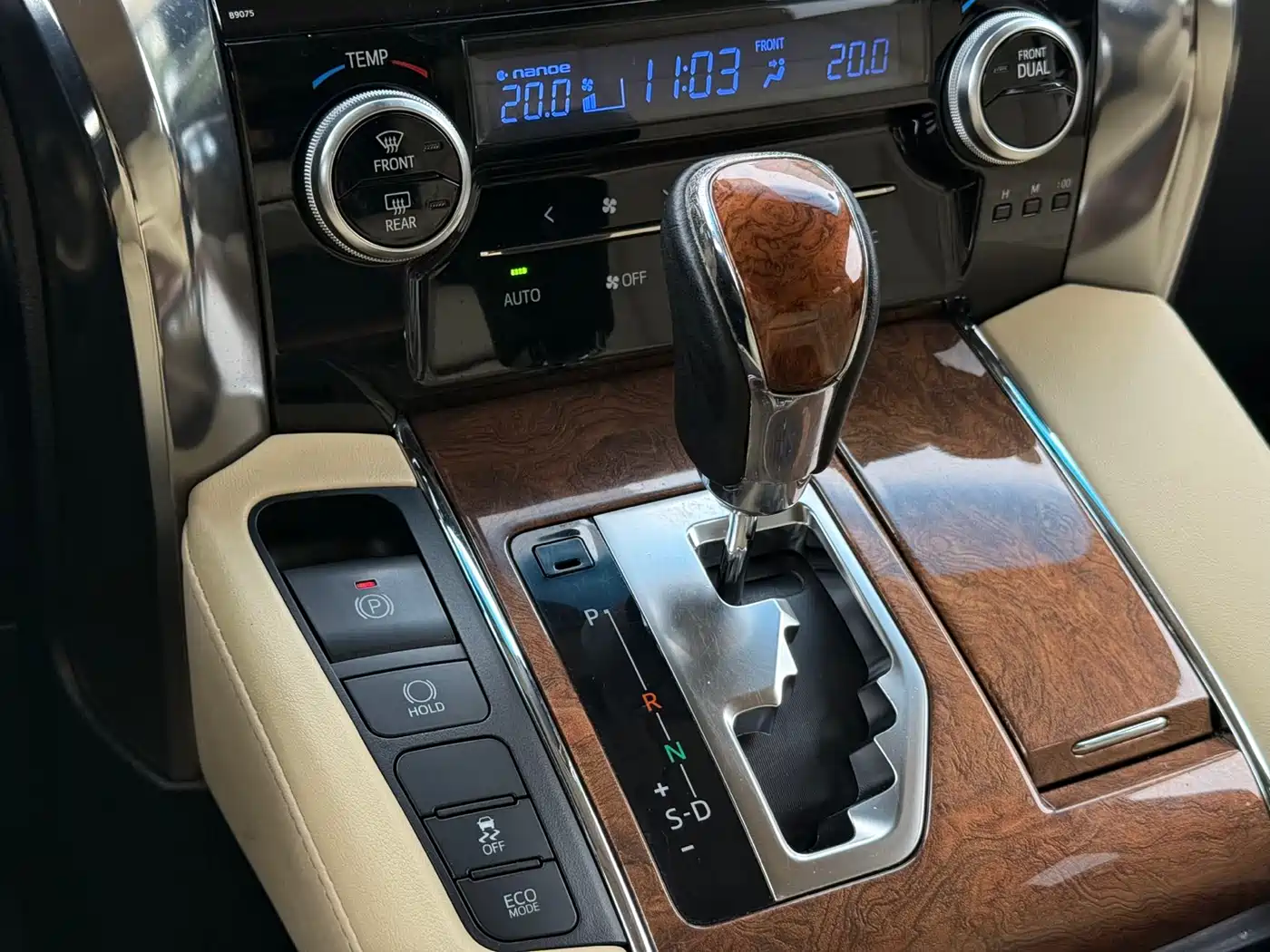 Toyota Alphard 2018 3.5L Premium фото 15