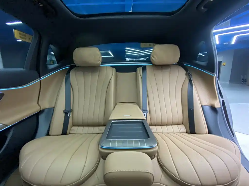 Mercedes-Benz E-Class 2024 E 300 L Fashion фото 24