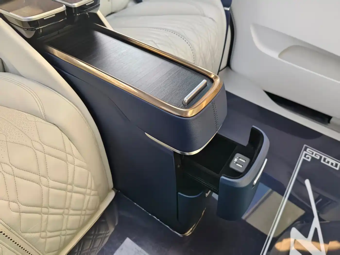 Buick GL8 2020 Avenir Four-Seat Prestige Edition фото 21
