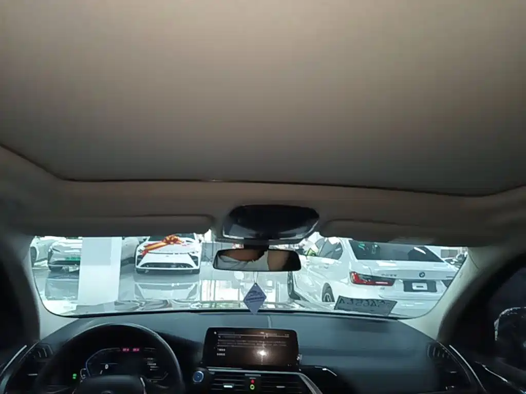 BMW iX3 2021 Facelift Leading фото 18