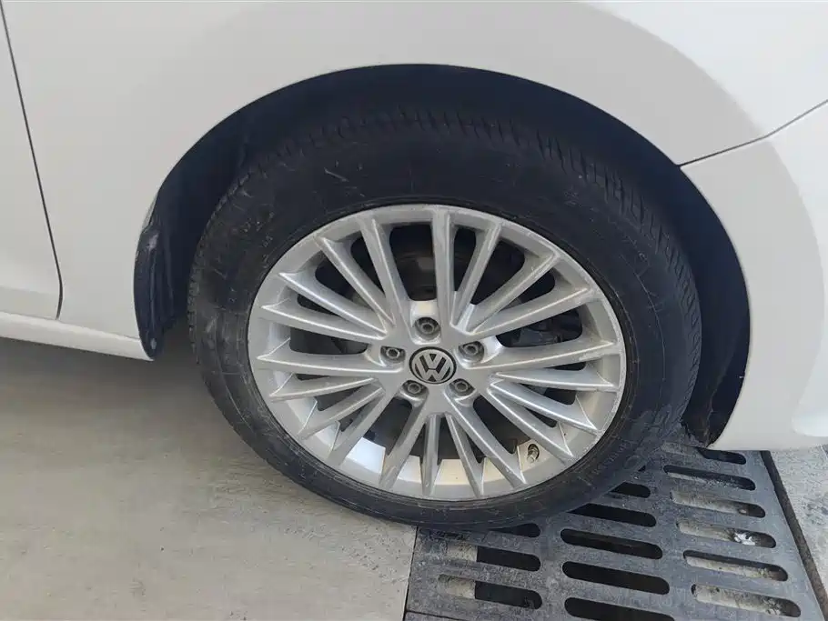 Volkswagen Santana 2016 1.6L Automatic Trend Edition фото 6