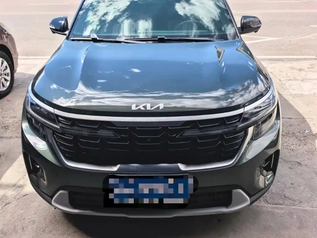 Kia Seltos 2023 1.5L CVT Premium Edition фото 2
