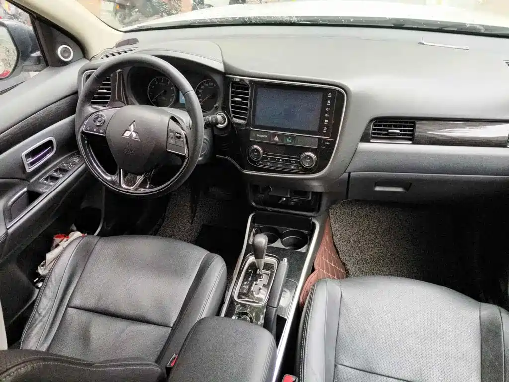 Mitsubishi Outlander 2017 2018 2.0L 2WD Glory Edition 5-seater