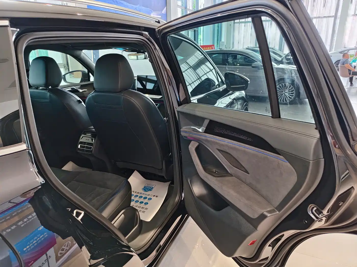 Volkswagen Tiguan L 2024 PRO 380TSI 4WD R-Line Premium Edition фото 11