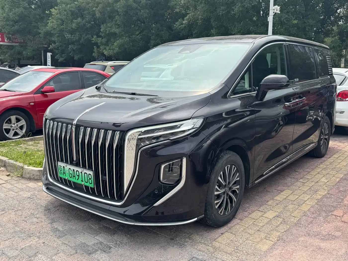 Hongqi HQ9 PHEV 2024 Model 2.0T AWD Luxury Edition
