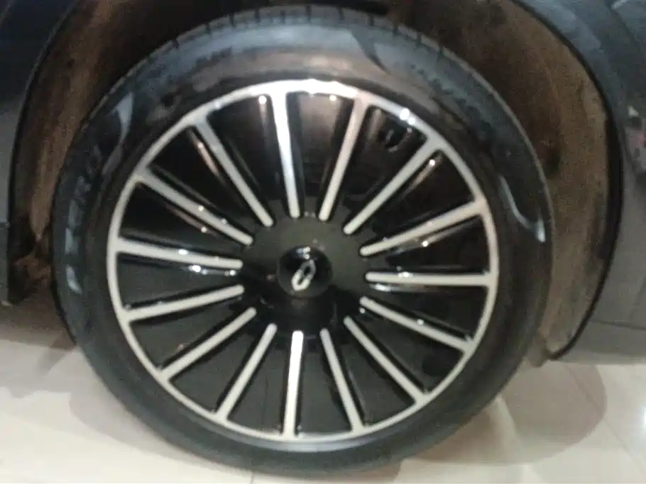 AITO Wenjie AITO M7 2022 1.5T 4WD Flagship Edition фото 6