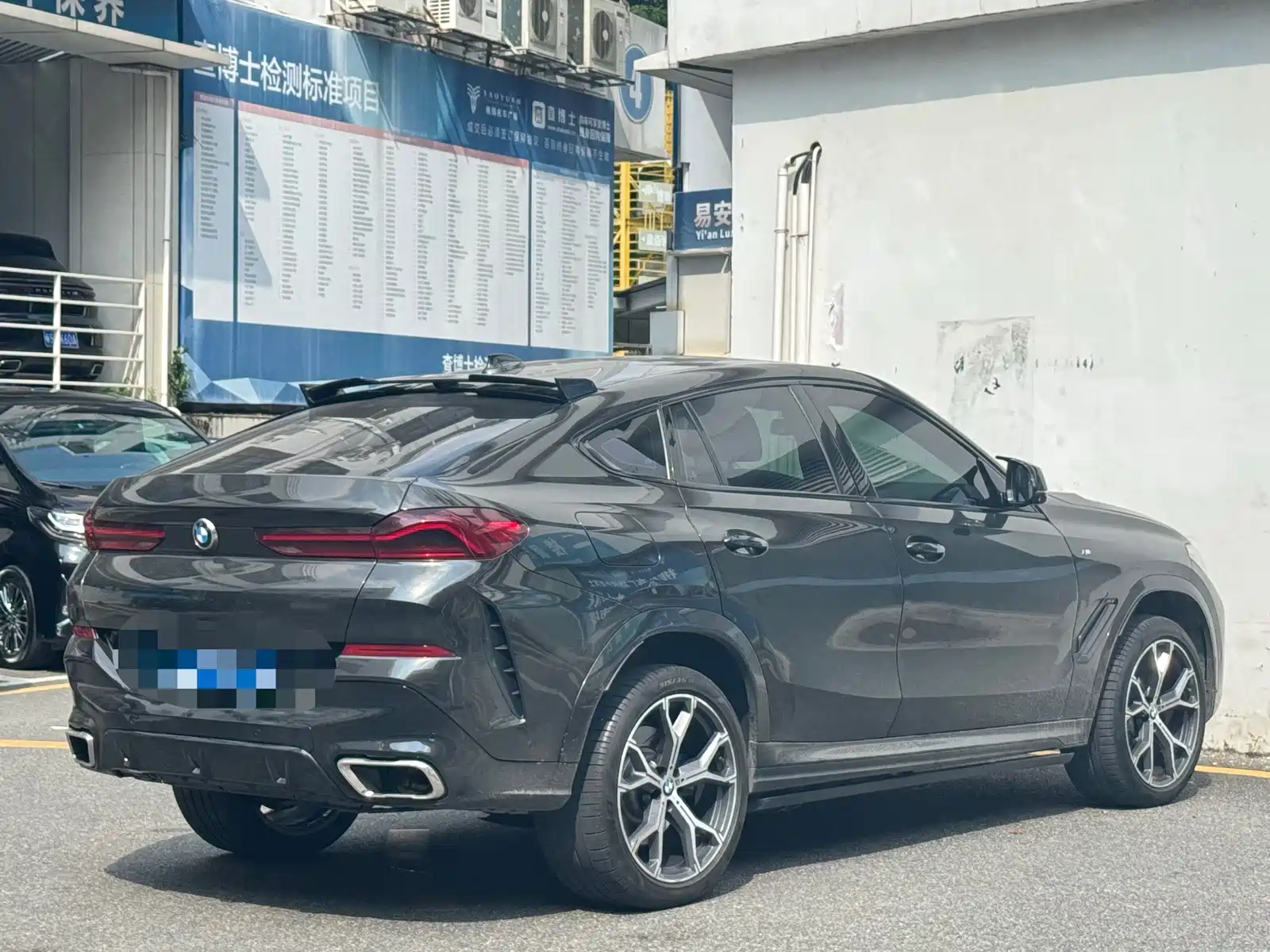 Photo 8 - BMW X6