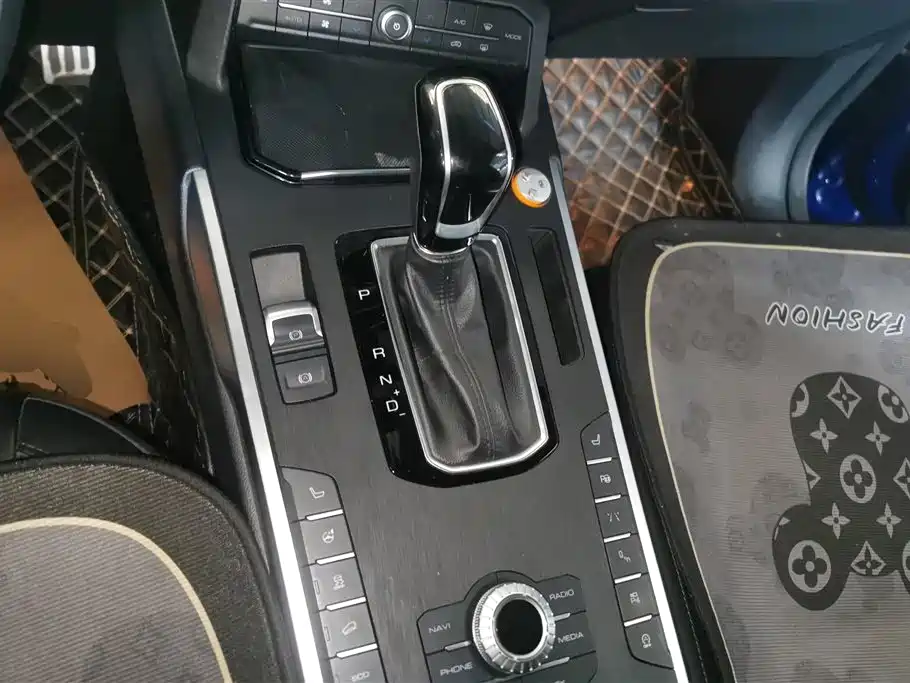 WEI PAI WEI BRAND VV5