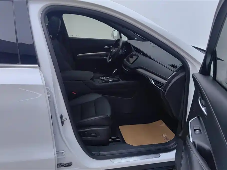 Cadillac XT4 2022 28T FWD Luxury фото 8