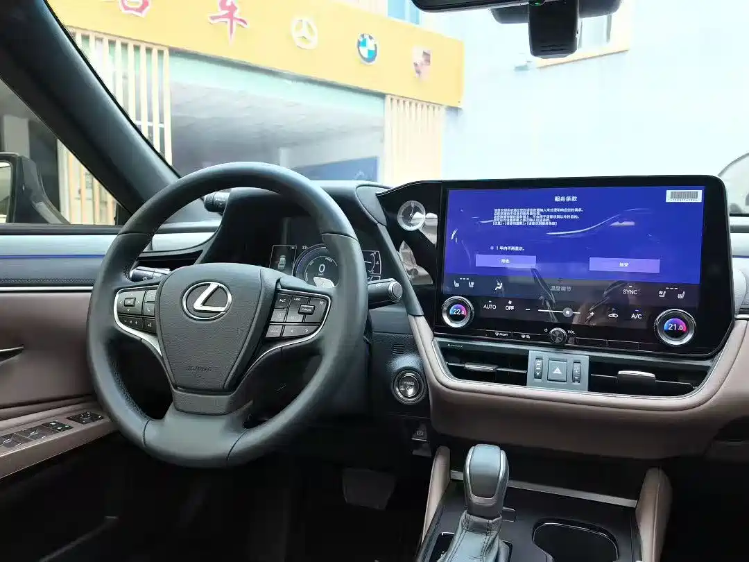 Lexus ES 2025 300h Ultimate Edition фото 5
