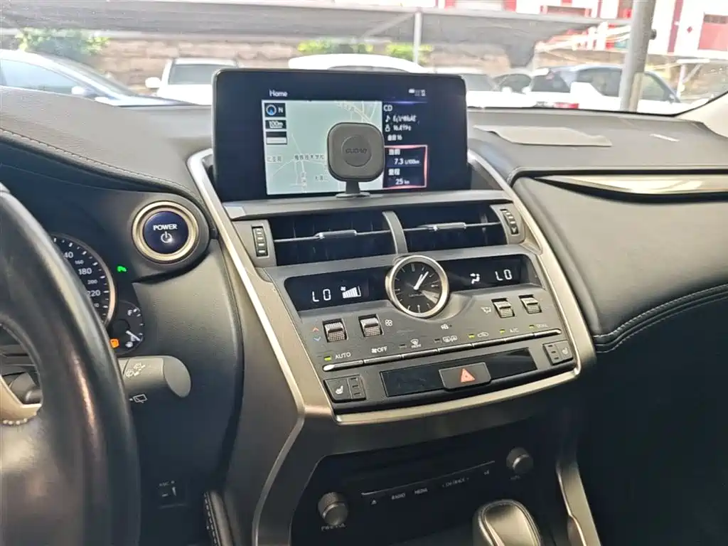 Lexus NX 2018 300h FWD Sharp Edition China VI фото 13