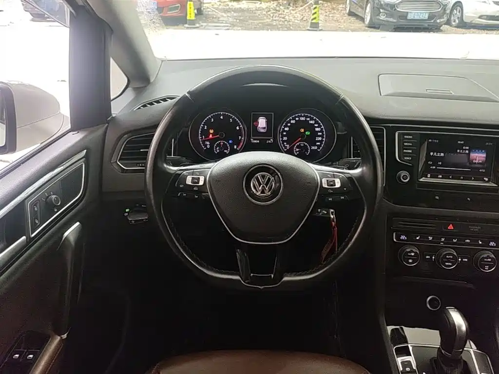 Volkswagen Golf (Import) 2015 1.4TSI Sportsvan фото 7