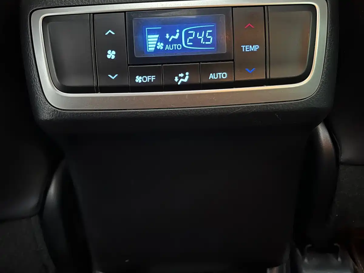 Toyota Highlander 2018 2.0T 4WD Luxury 7-seater China VI фото 32