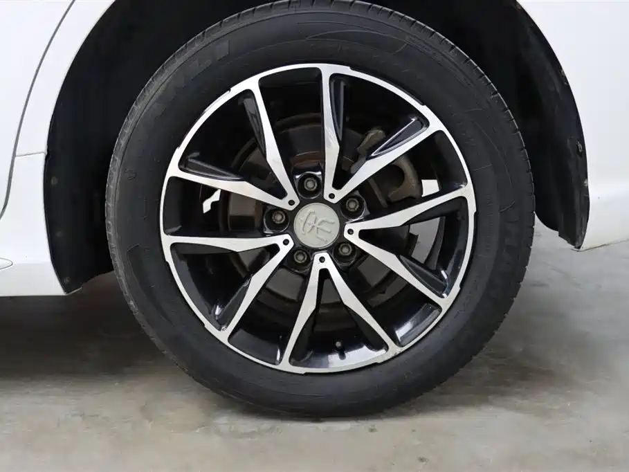 BYD Song MAX 2017 1.5T Auto Smart Elite 7-Seater фото 10