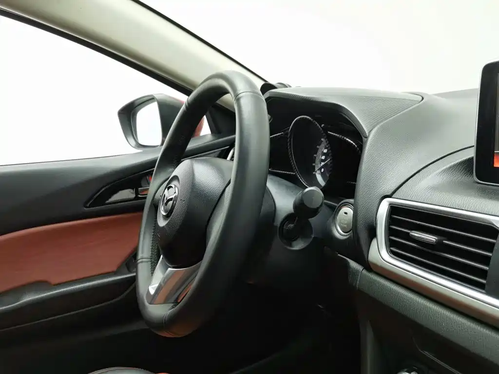 Фото 22 - Mazda Mazda 3