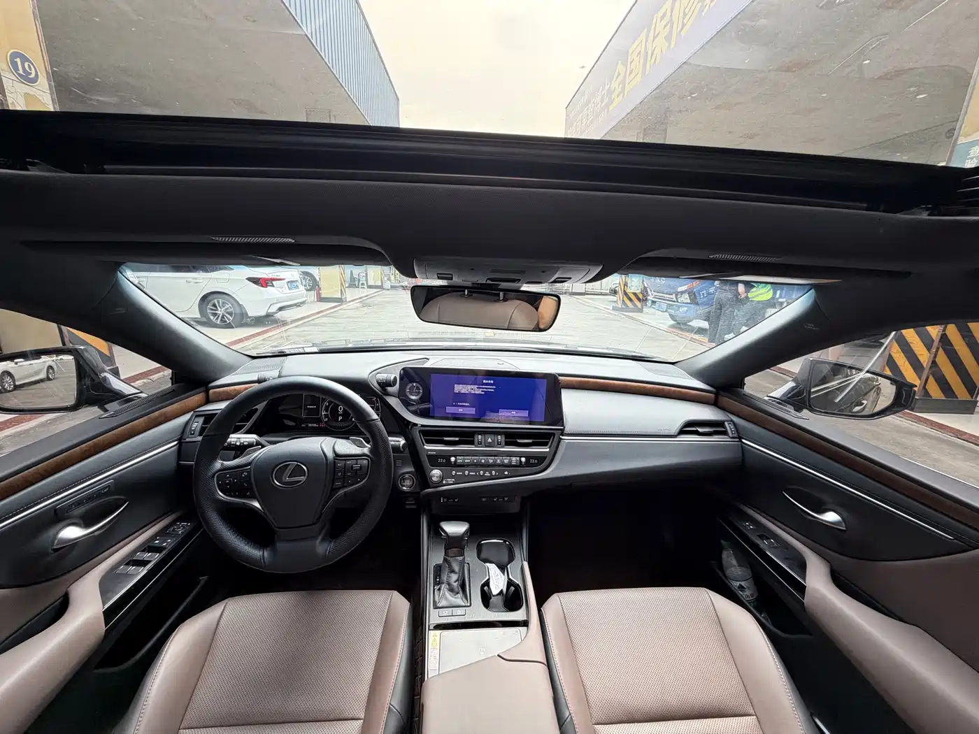 Lexus ES 2024 200 Premium Edition фото 5