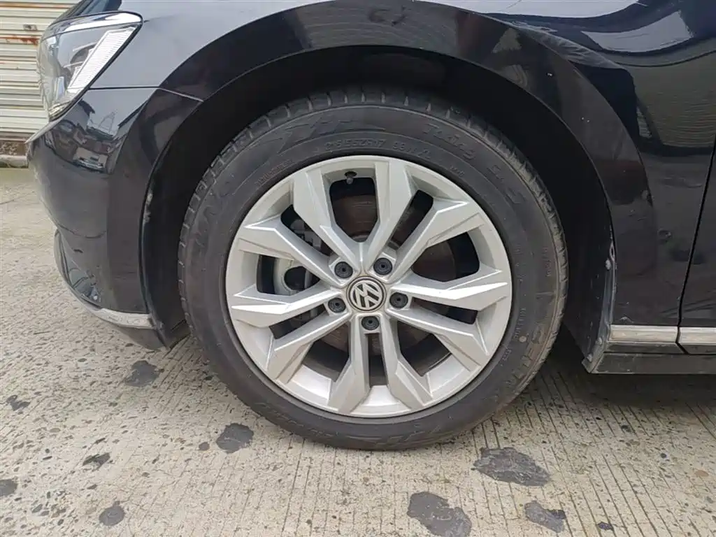 Volkswagen Magotan 2018 330TSI DSG Luxury фото 23
