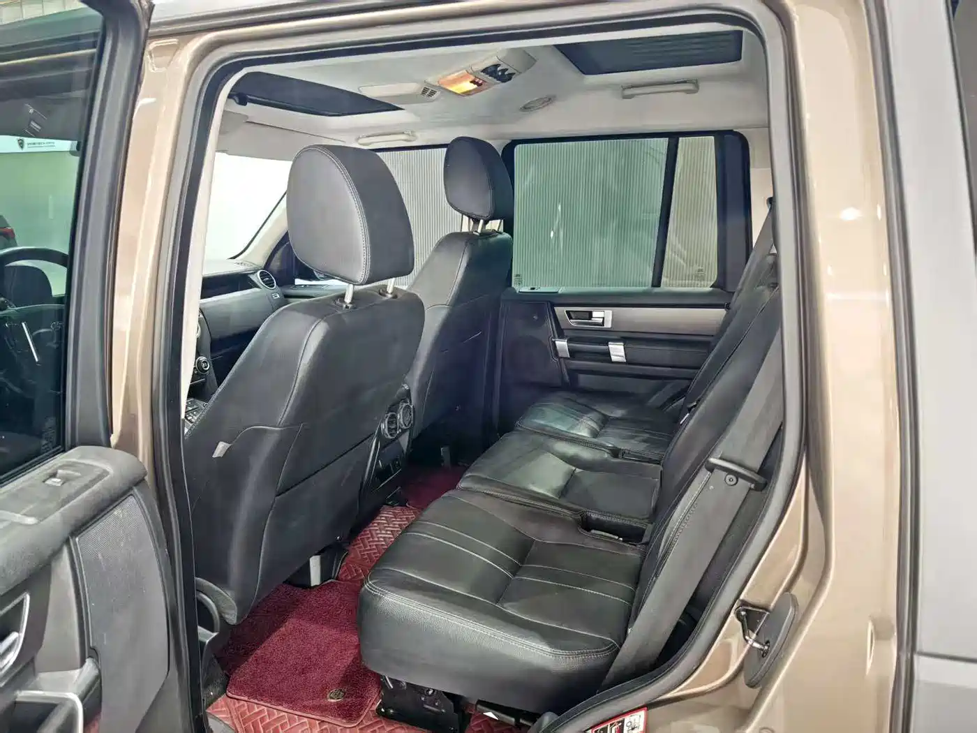 Land Rover Discovery 2016 3.0 SC V6 HSE фото 8