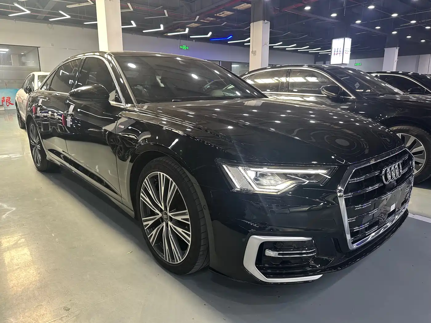 Audi A6L 2023 45 TFSI Premium Selection Elegance фото 3