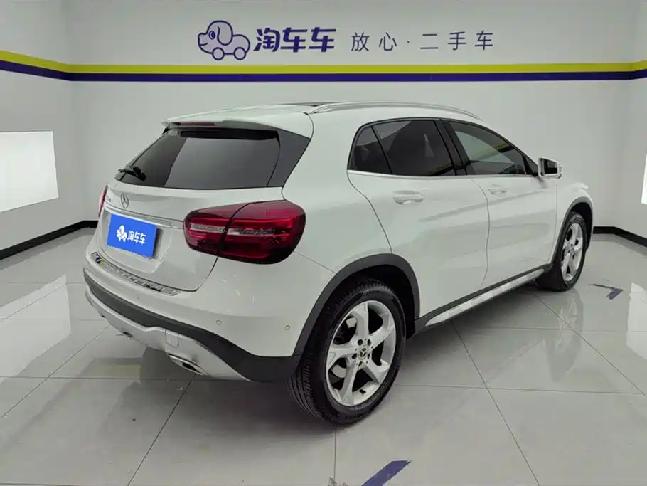 Mercedes-Benz GLA 2017 GLA 200 Dynamic фото 3