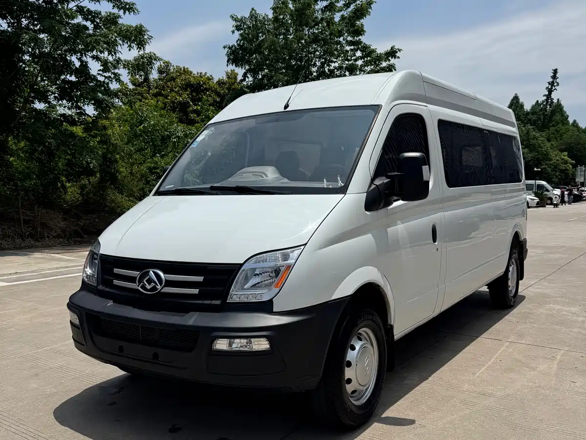 SAIC Maxus Xintu V80 2019 Model 2.5T Classic 6-speed manual Aoyuntong long wheelbase medium roof 7-seater