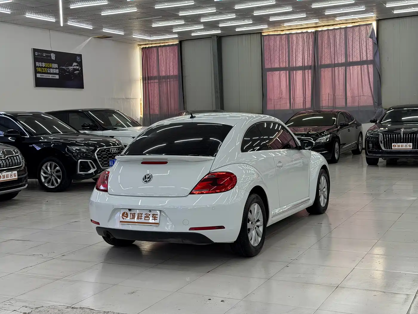 Volkswagen Beetle 2016 Model 180TSI Club Edition фото 8