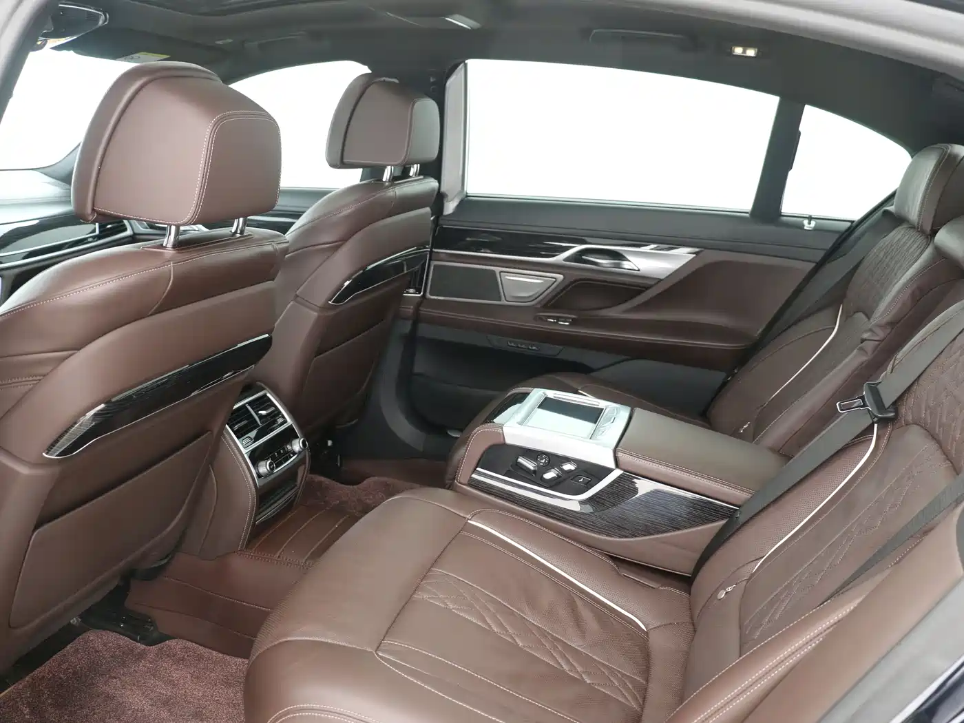 BMW 7 Series 2019 730Li M Sport Package фото 13