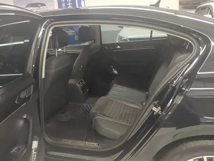 Volkswagen Magotan 2020 330TSI DSG Premium фото 11