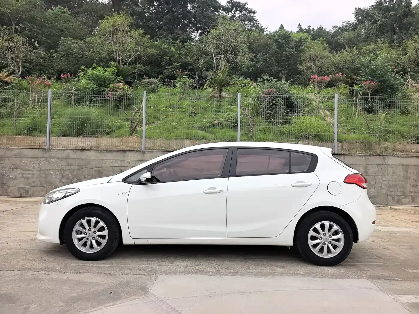 Kia K3S 2015 2014 1.6L Manual GL