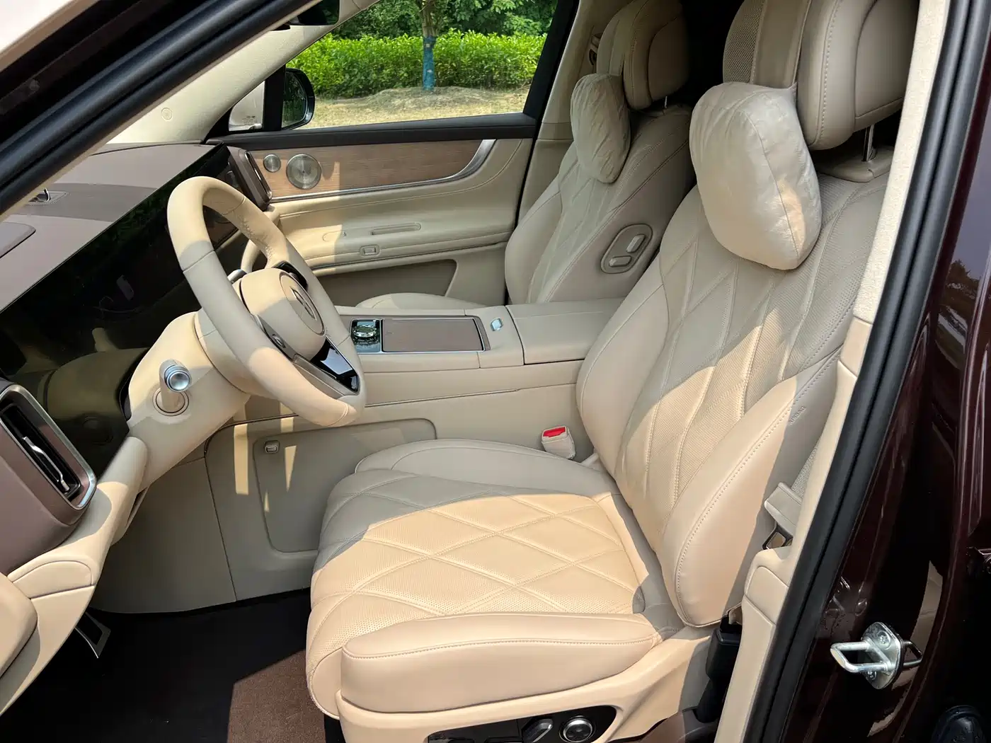 AITO Wenjie AITO M9 2025 Extended Range Ultra 52kWh 6-Seater фото 5