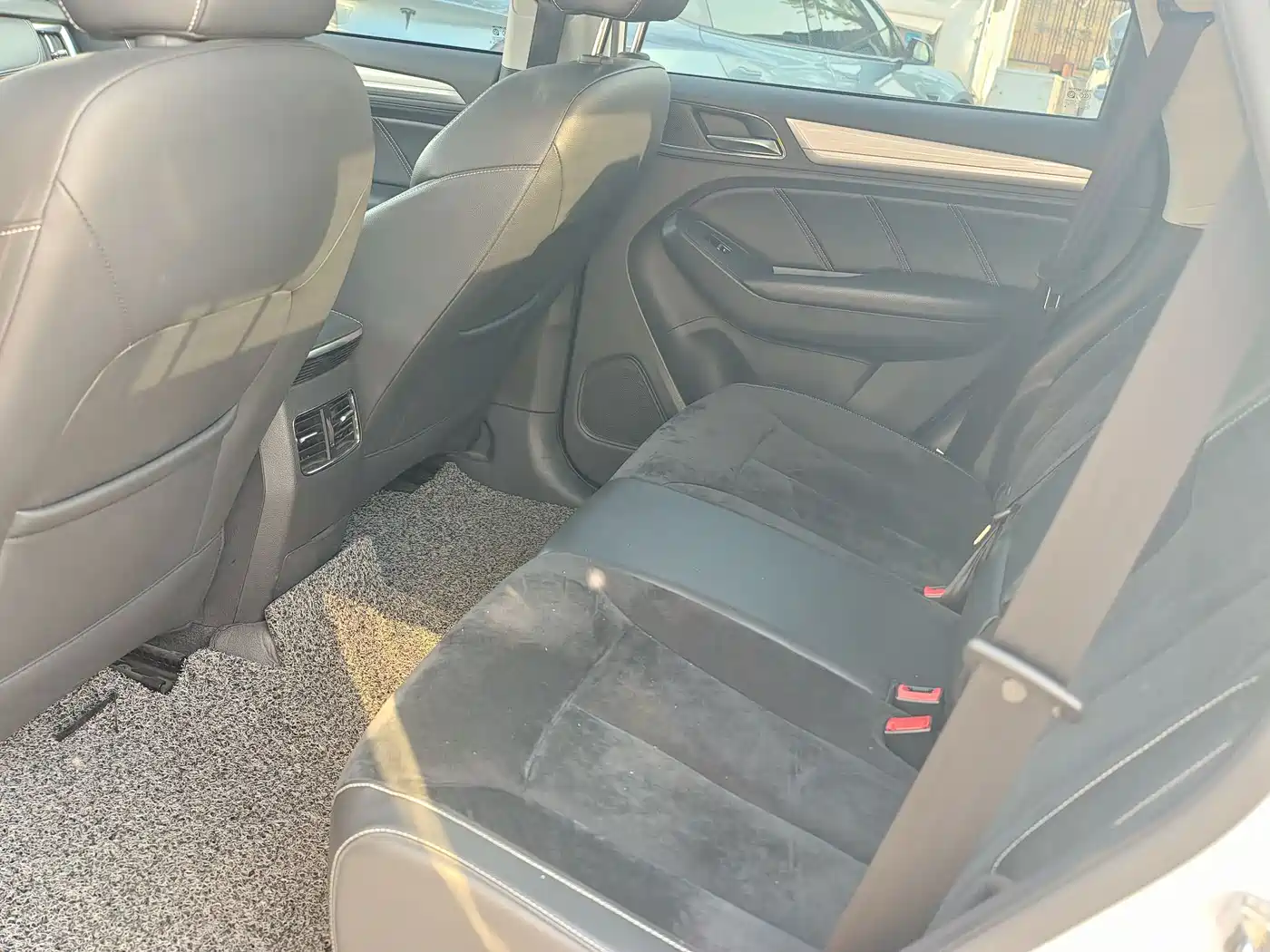 ROEWE RX5 NEW ENERGY