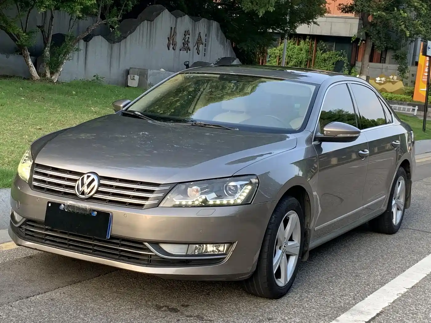 Photo 1 - Volkswagen Passat