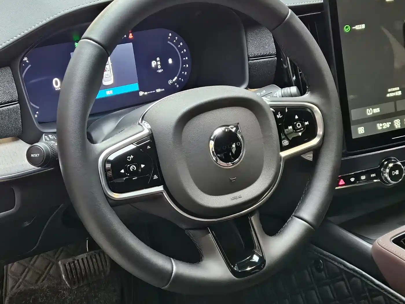 Фото 4 - Volvo S90