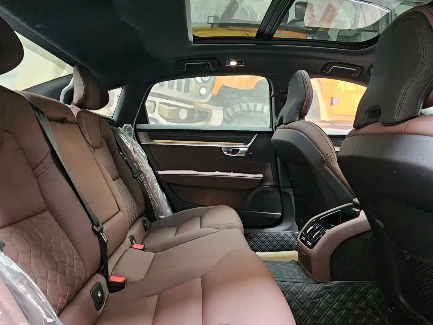 Photo 10 - Volvo S90