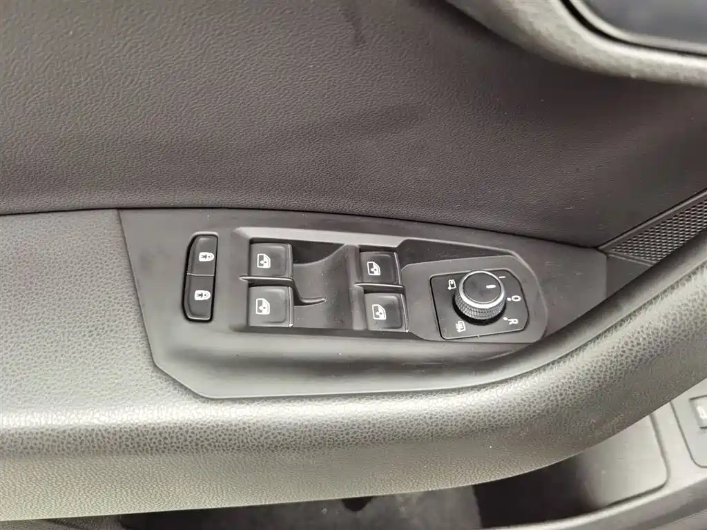 Volkswagen Touareg 2020 3.0TSI Enjoyment Edition China VI фото 9