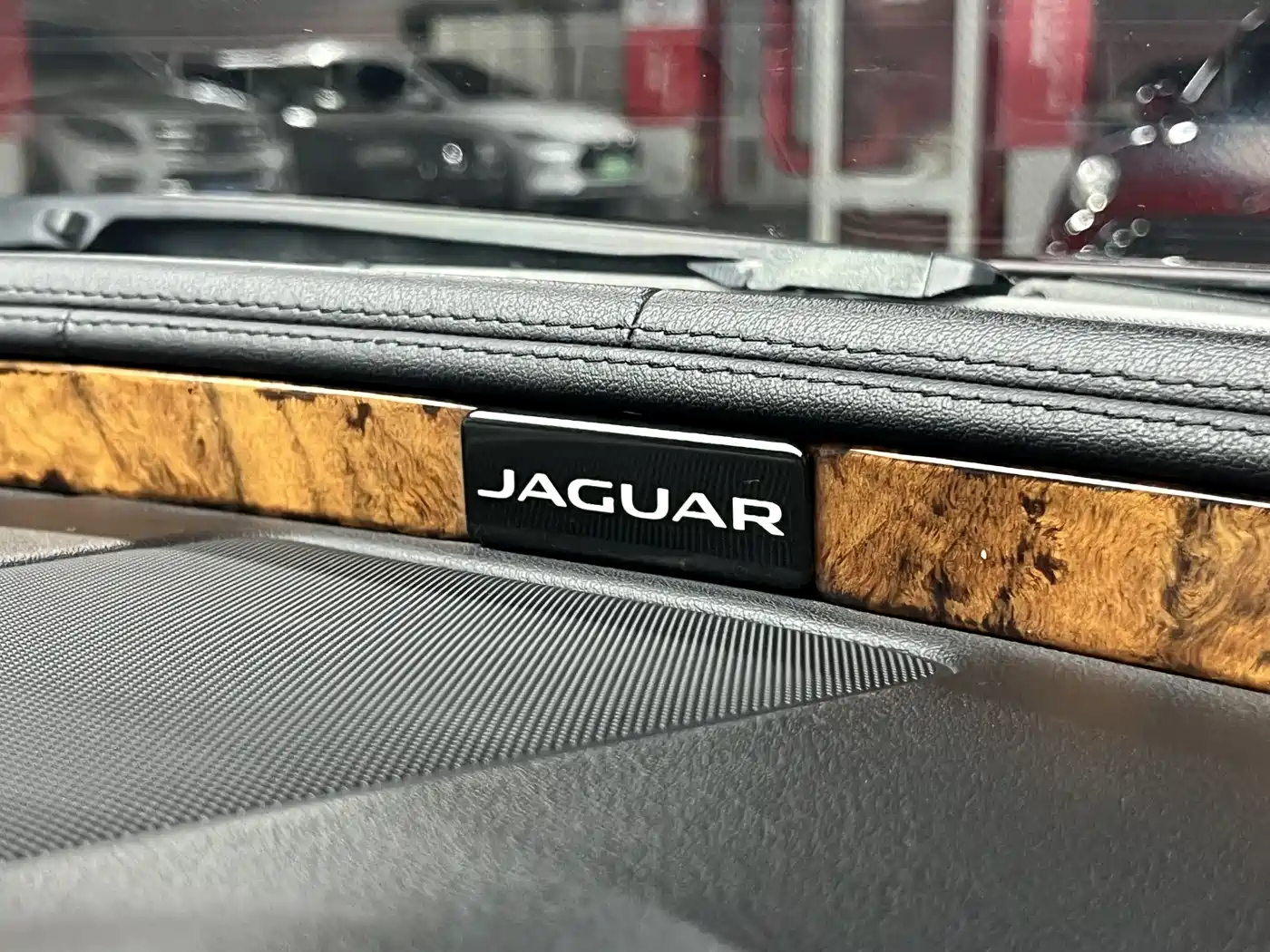 Jaguar XJ 2015 XJL 3.0 SC AWD Panorama Business фото 29