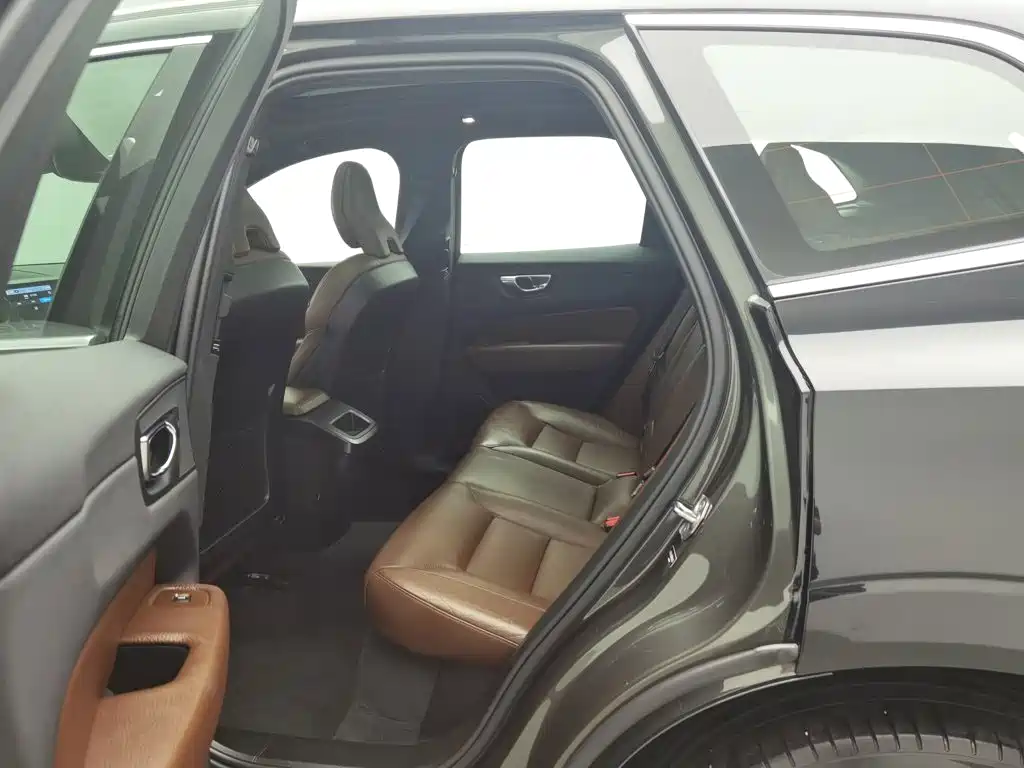 Photo 15 - Volvo XC60