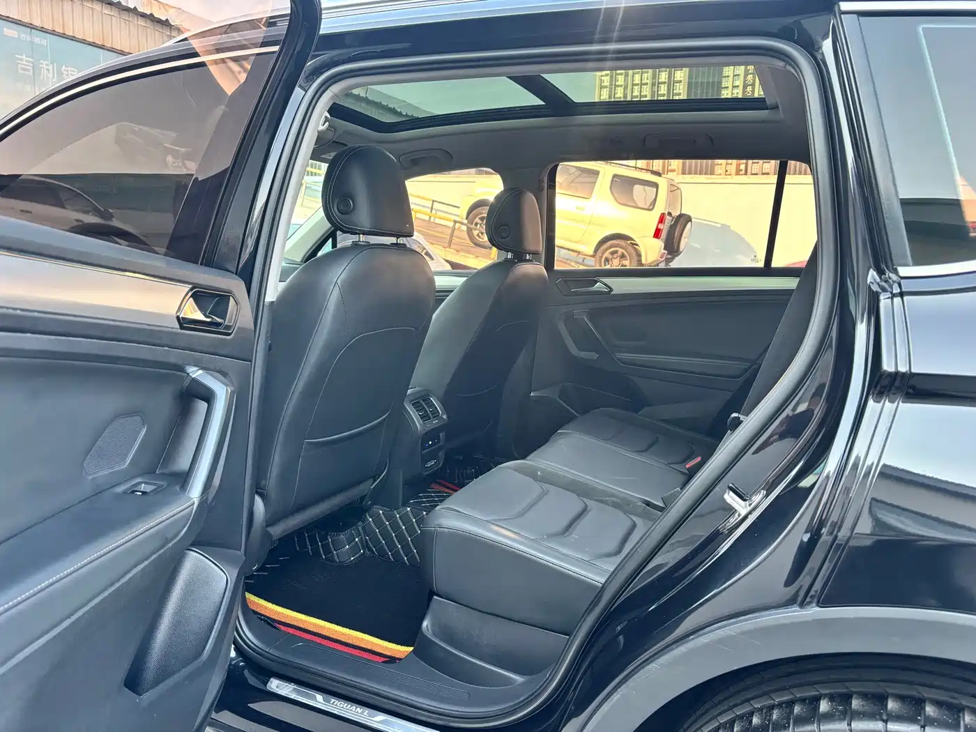 Volkswagen Tiguan L 2019 330TSI Automatic 2WD Smart Luxury Edition China VI фото 12