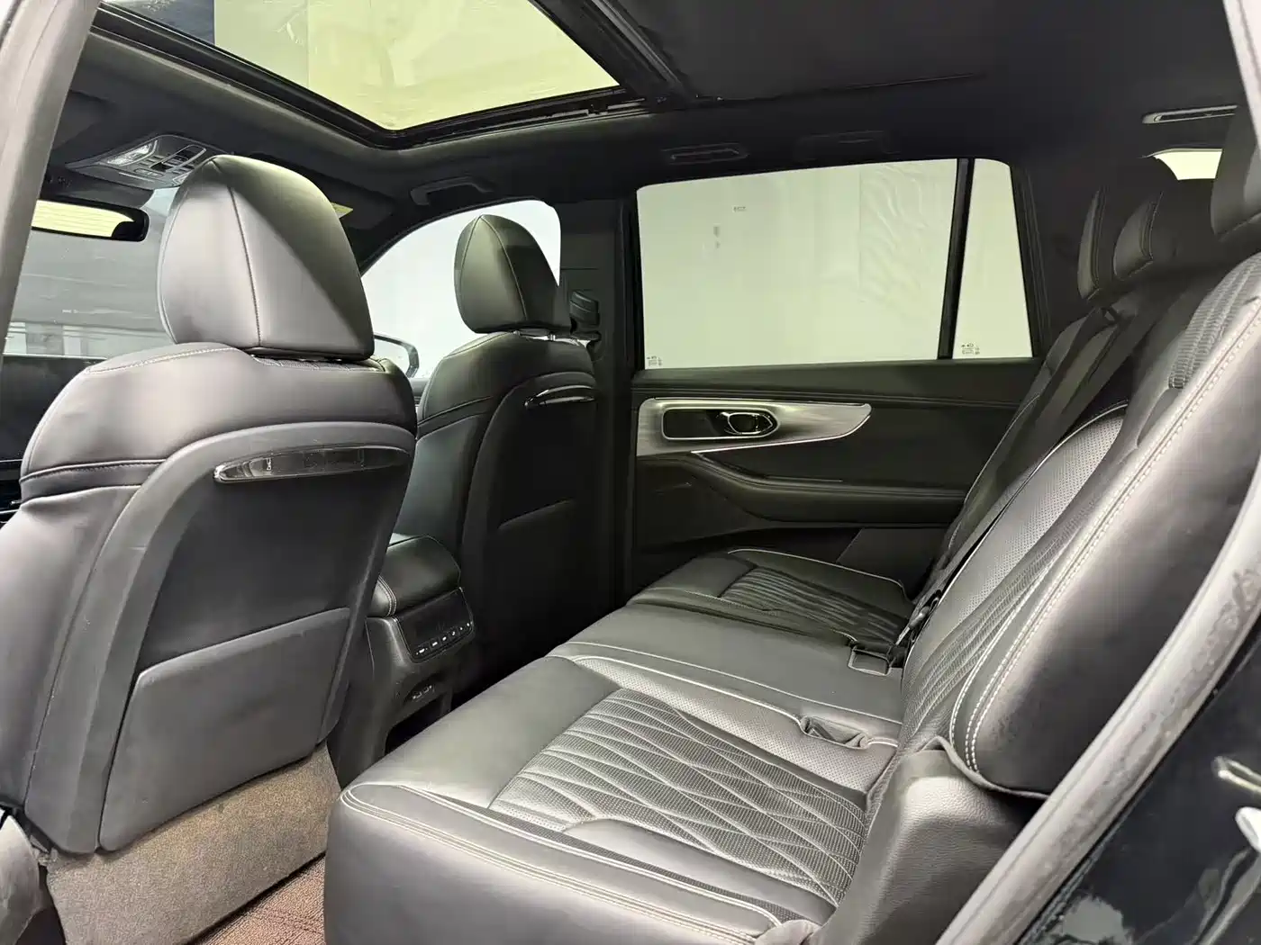 GAC Trumpchi Trumpchi GS8 2022 Dual Engine Series 2.0TM 2WD Premium Edition (7-Seater) фото 9