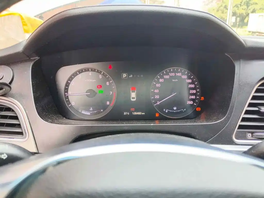 Фото 4 - Hyundai Sonata