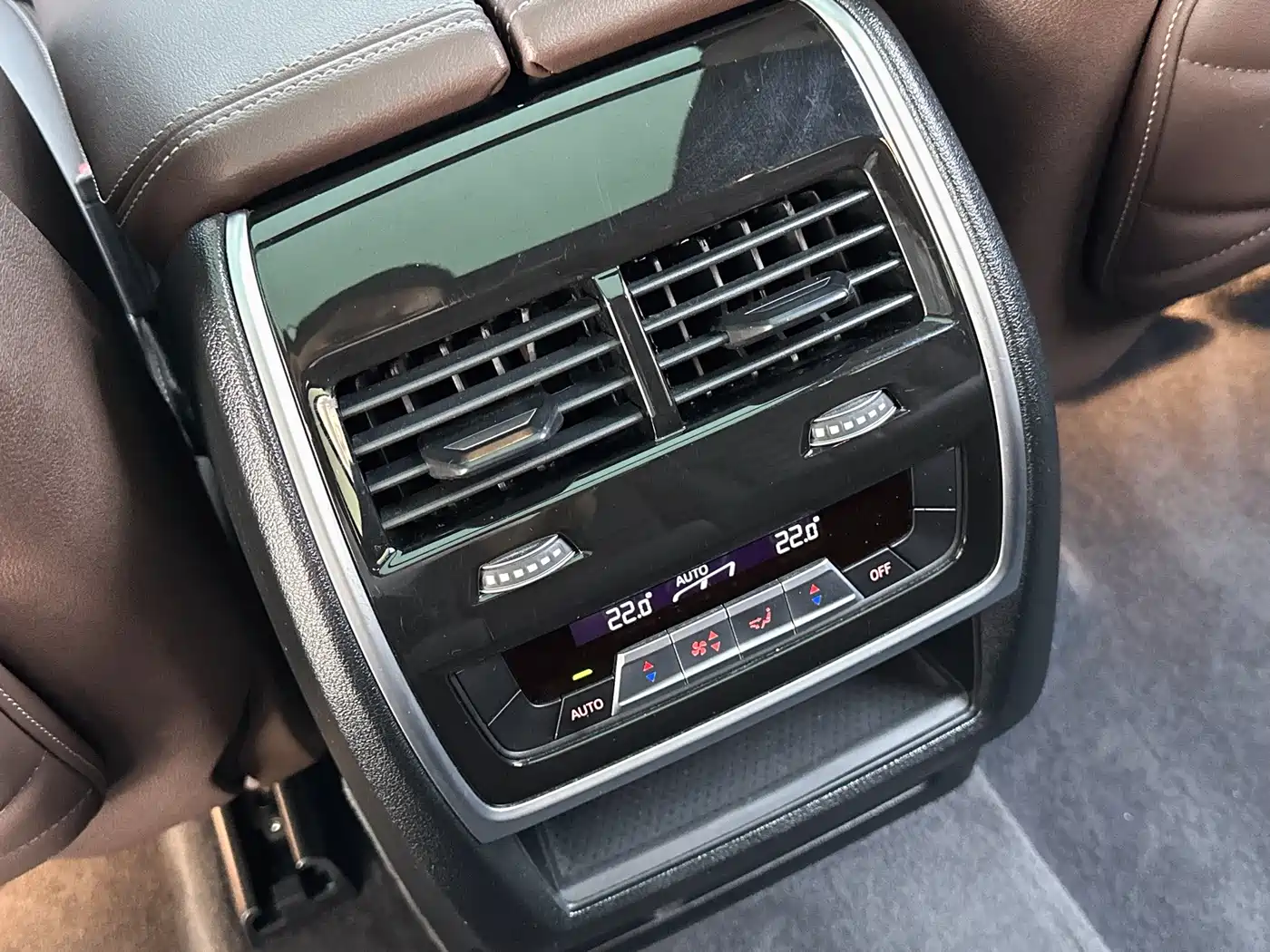 BMW X5 2022 Model xDrive 40Li M Sport Package фото 14