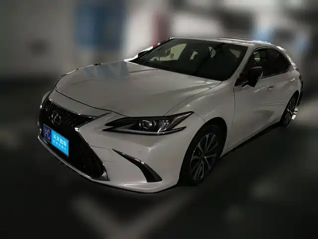 Lexus ES 2023