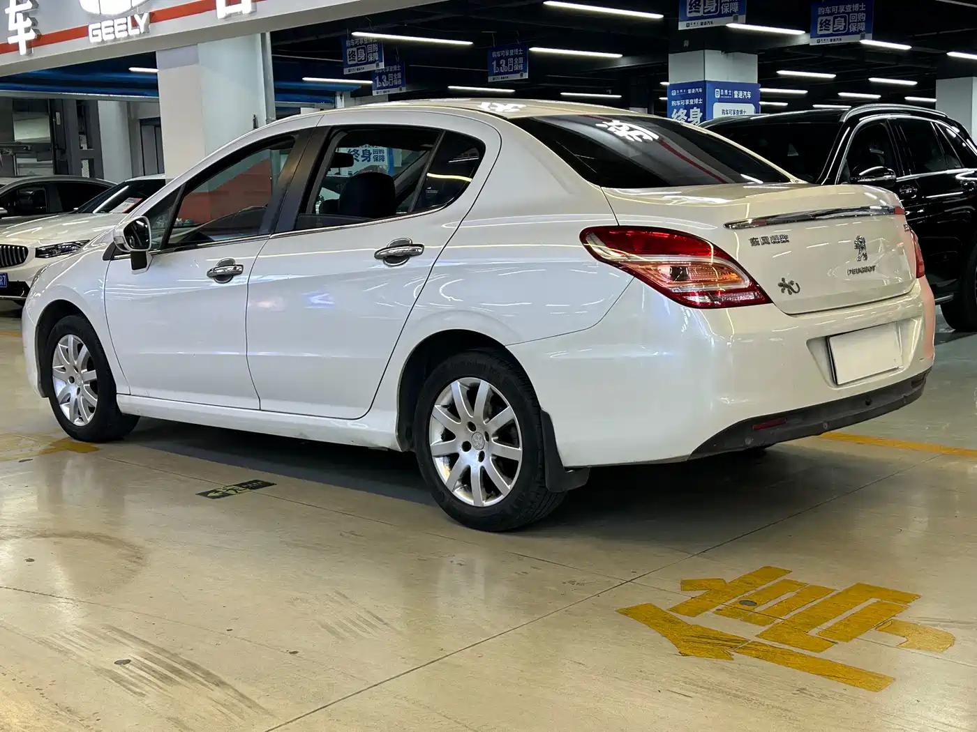 Peugeot 308 2014 Model Joy Edition Classic 1.6L Manual Superior Style фото 15